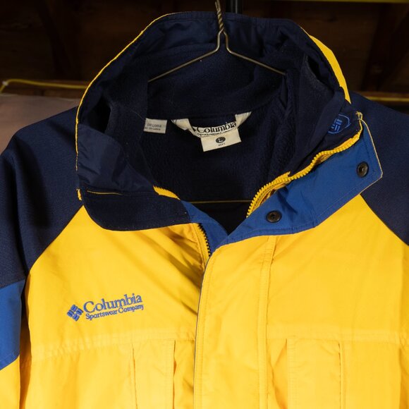 Columbia Winter  yellow Jacket  LG Outer shell lined Water Resistance - Picture 16 of 16